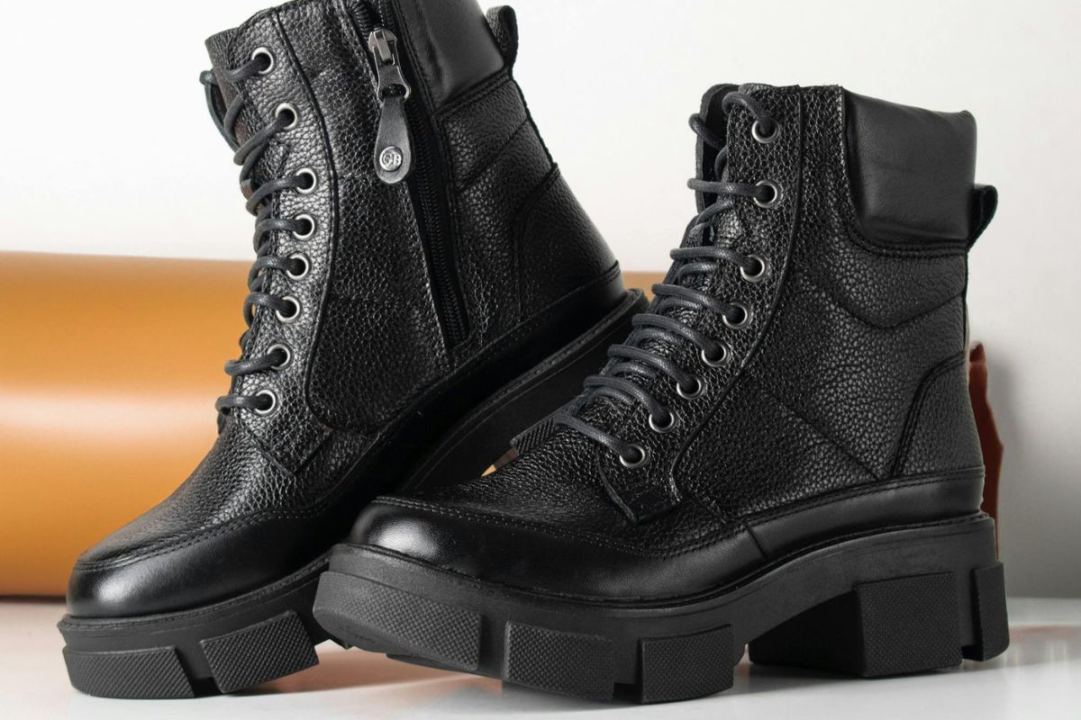 Šněrovací kotníkové boty